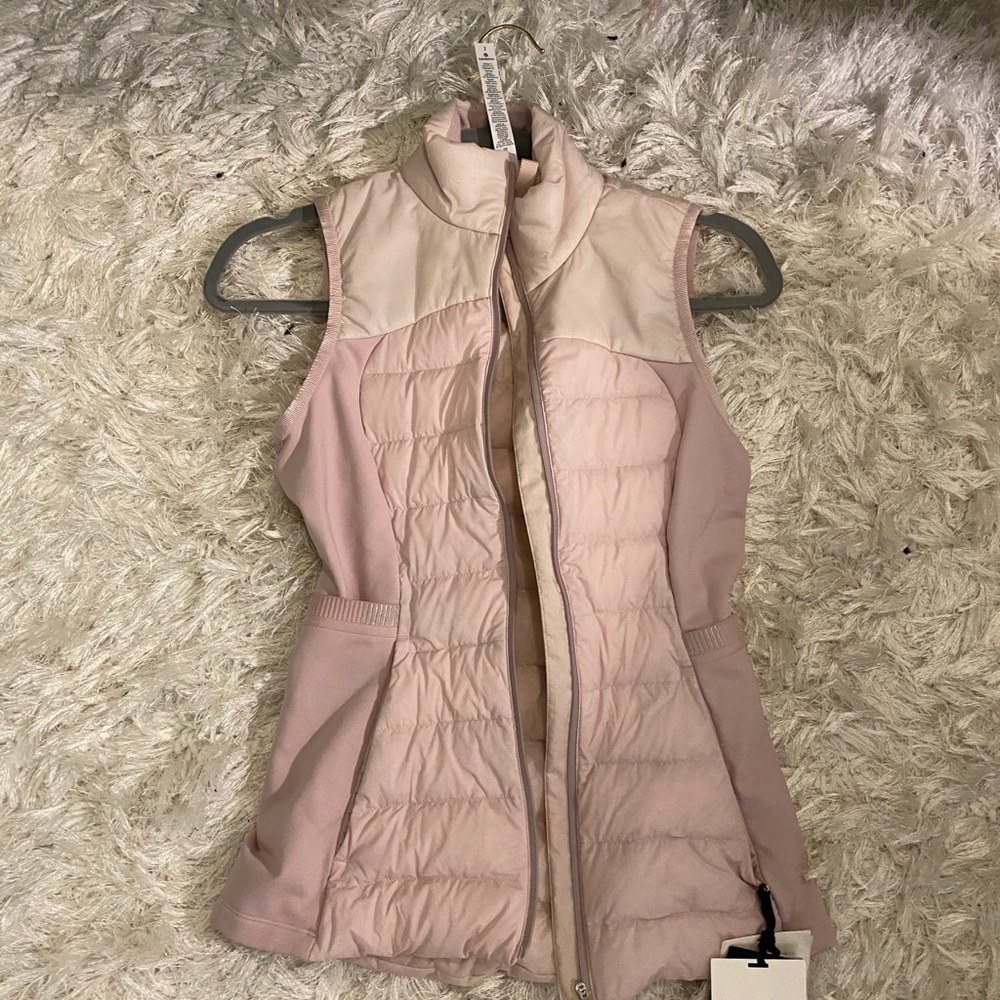 Lululemon down for it all vest!